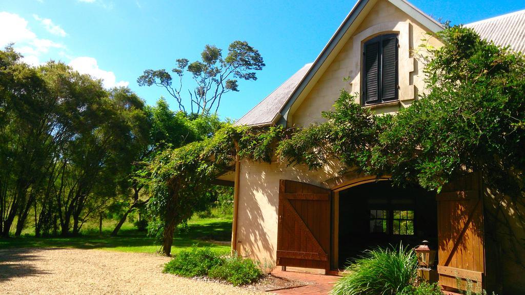 The Barn Villa Bangalow Exterior photo